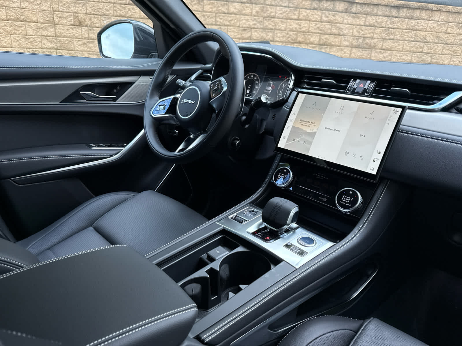 2026 Jaguar F-Pace R-Dynamic S - Photo 10