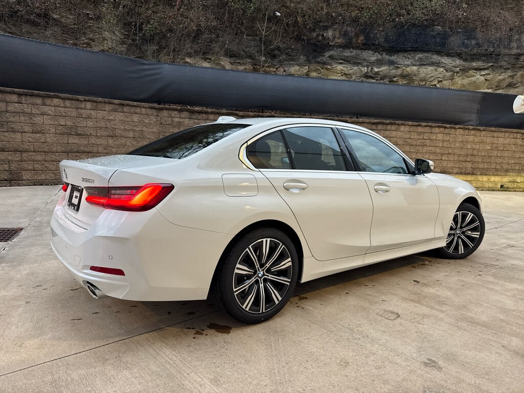 New 2026 BMW 330i xDrive Sedan