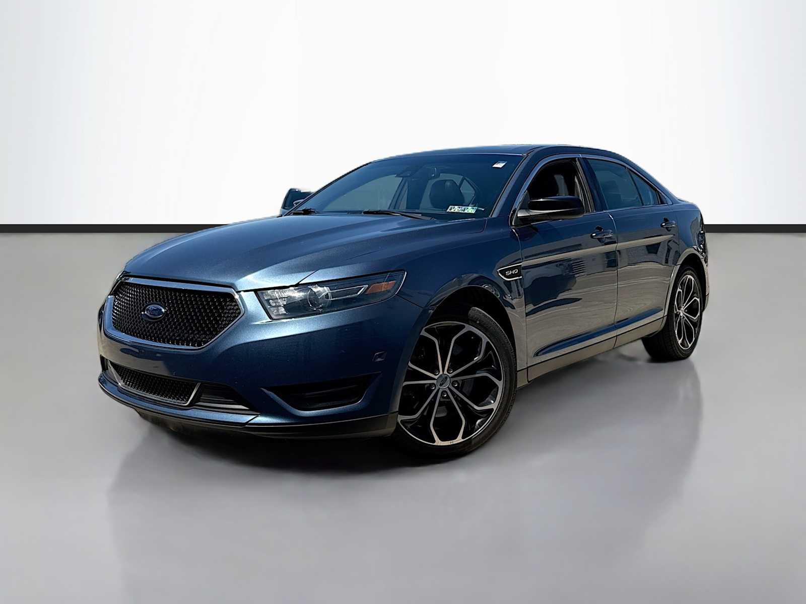 2019 Ford Taurus SHO AWD's photo