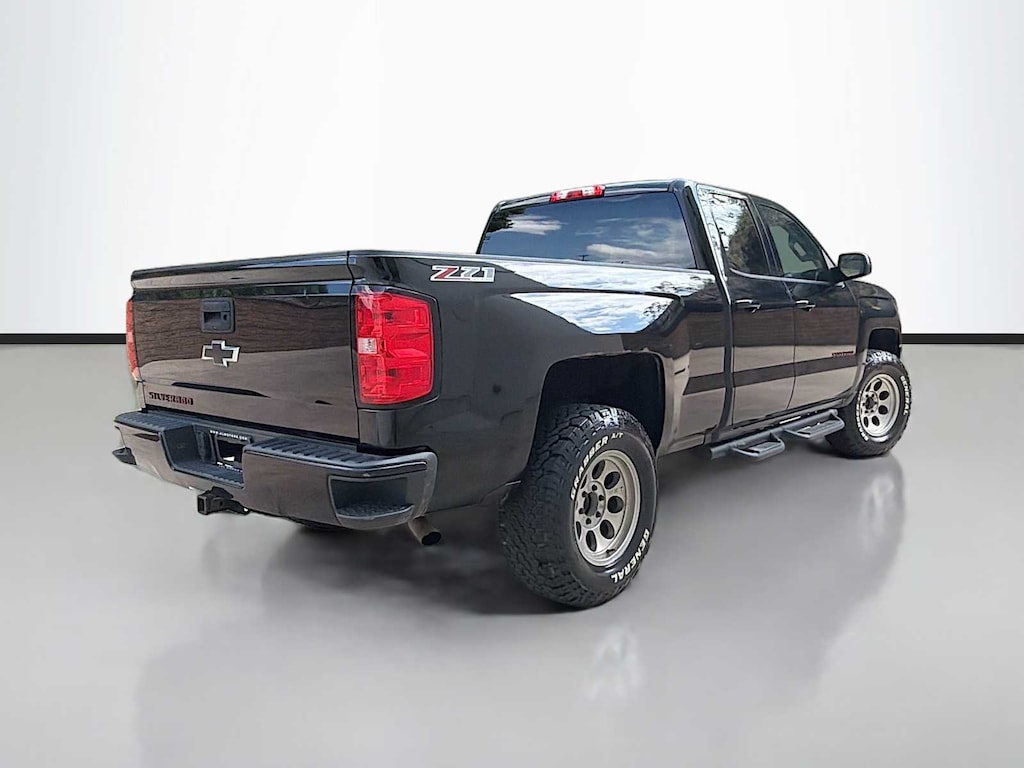 Used 2017 Chevrolet Silverado 1500 LT w/1LT Truck Double Cab