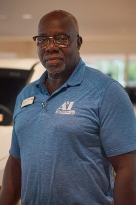 Staff member Lincoln Davis from ID_9af8da11ea32