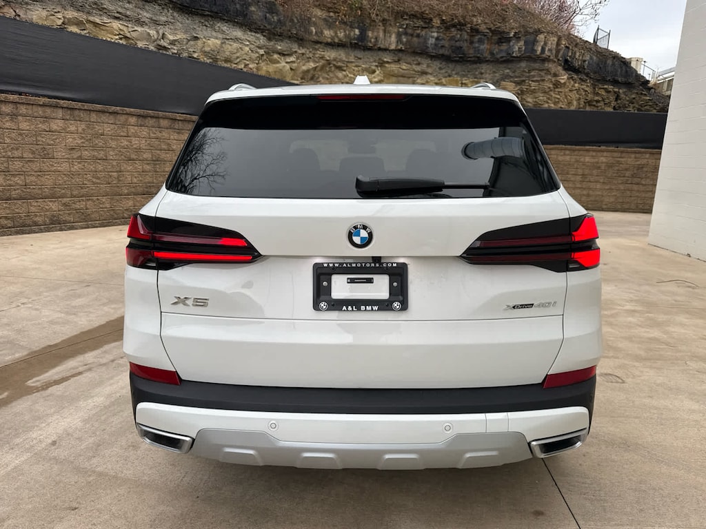 New 2026 BMW X5 xDrive40i SUV