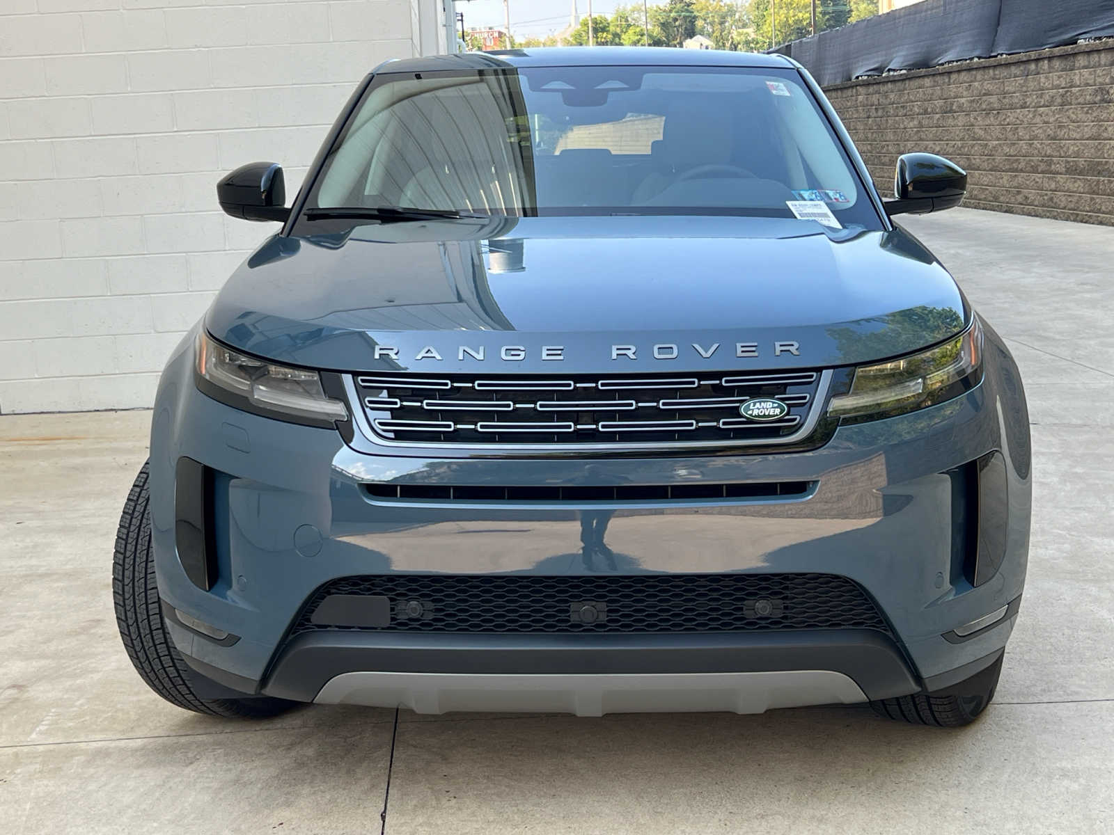 2025 Land Rover Range Rover Evoque S photo 2