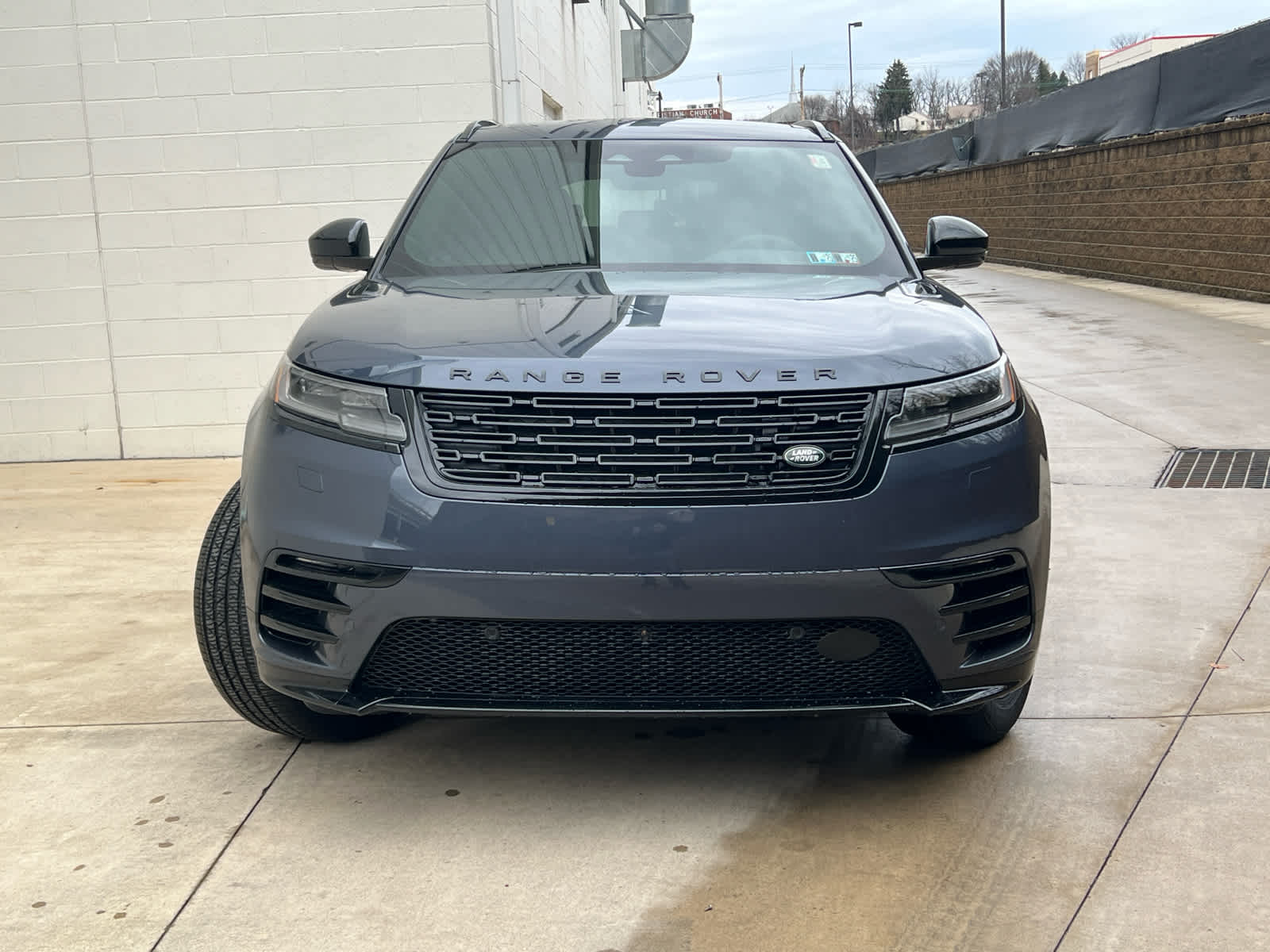 2025 Land Rover Range Rover Velar P250 Dynamic SE photo 2