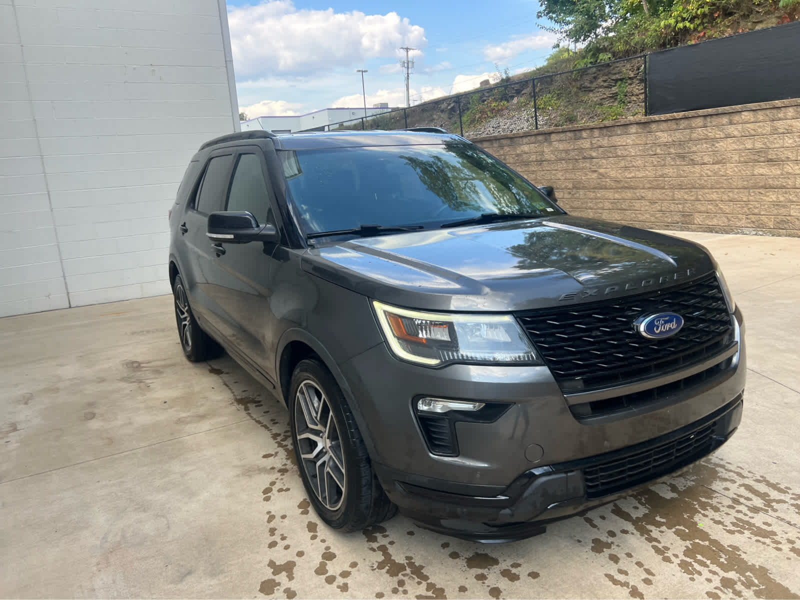 2018 Ford Explorer Sport photo 2