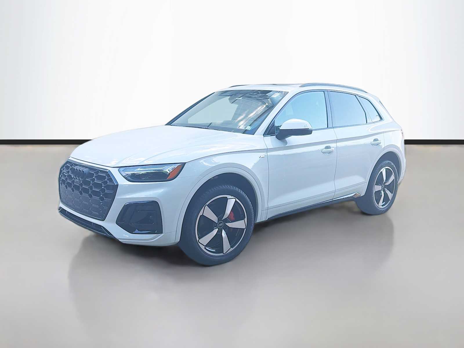 2024 Audi Q5 45 Premium Plus's photo