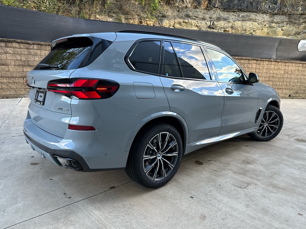 New 2026 BMW X5 xDrive40i SUV