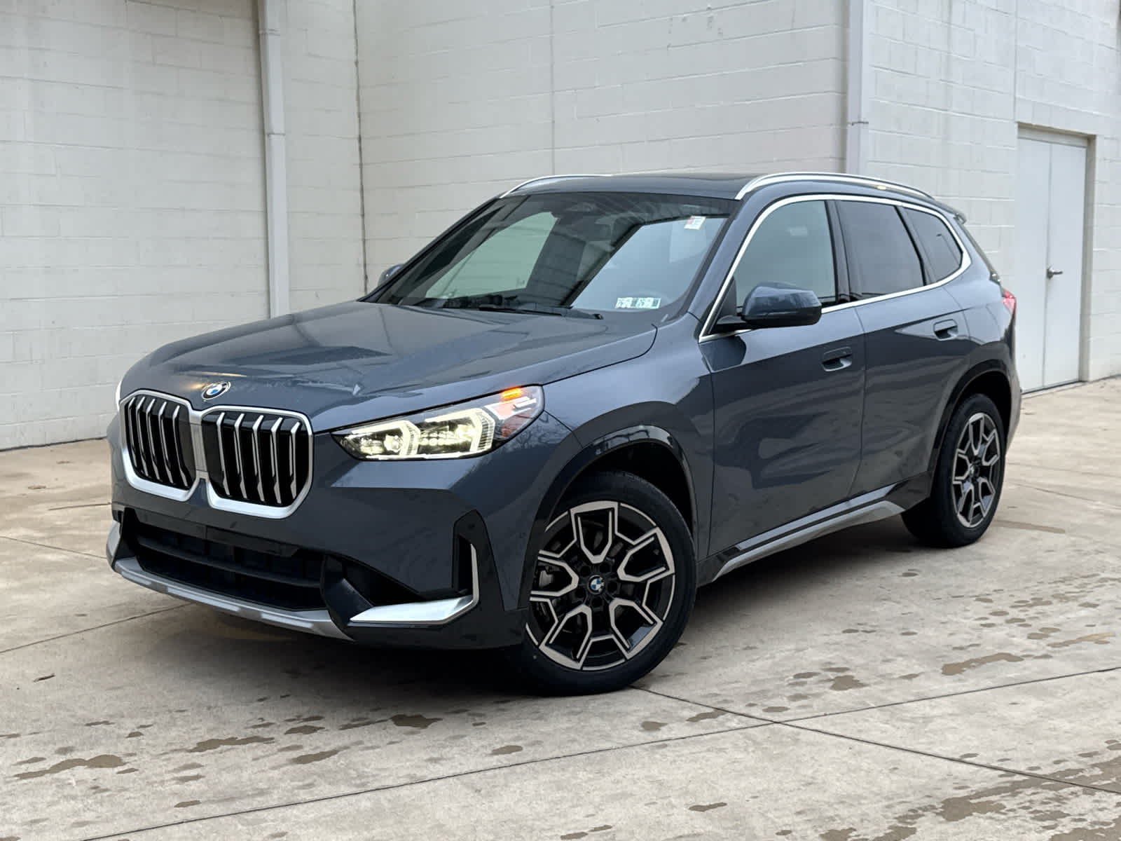 2026 BMW X1 28i's photo