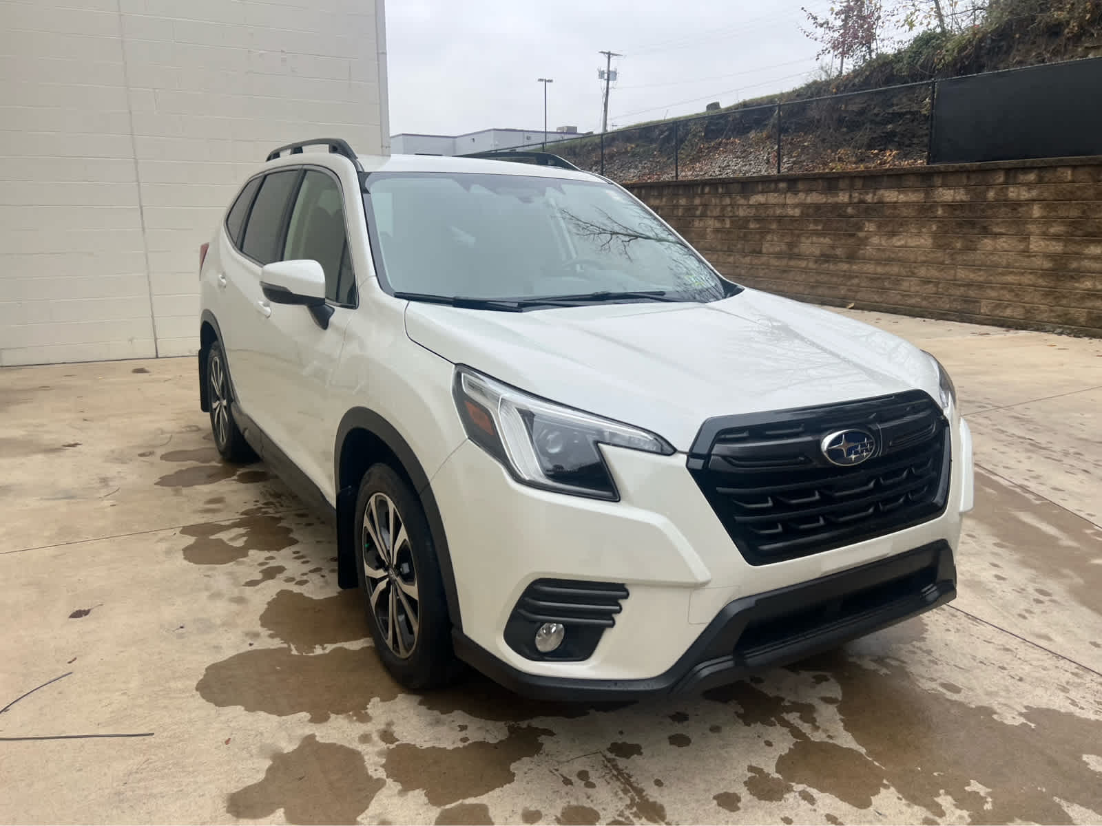 2022 Subaru Forester Limited photo 3