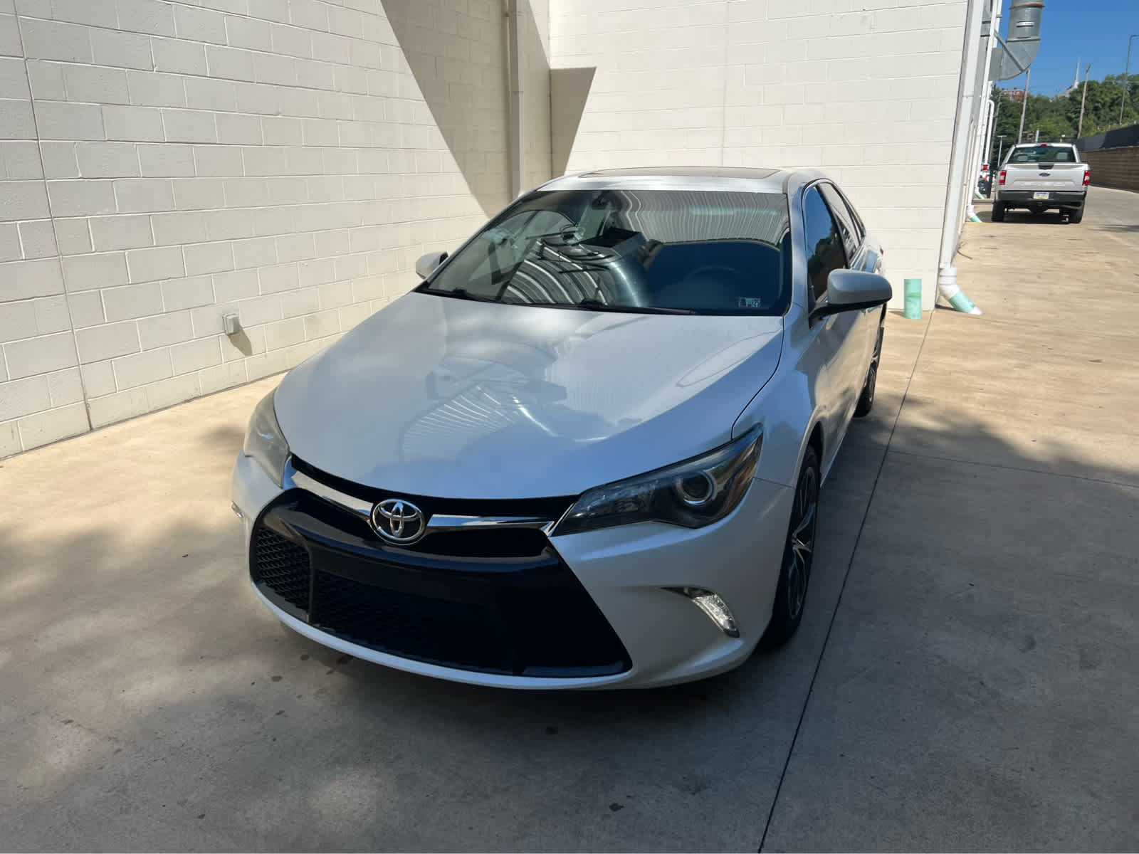 2017 Toyota Camry SE photo 4