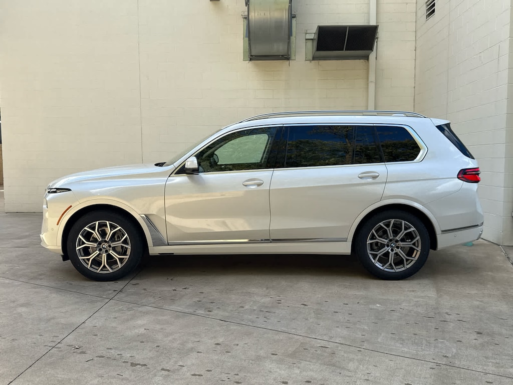 New 2026 BMW X7 xDrive40i SUV