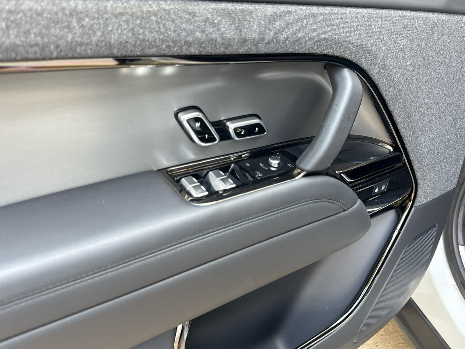 2024 Land Rover Range Rover Sport SE - Photo 14