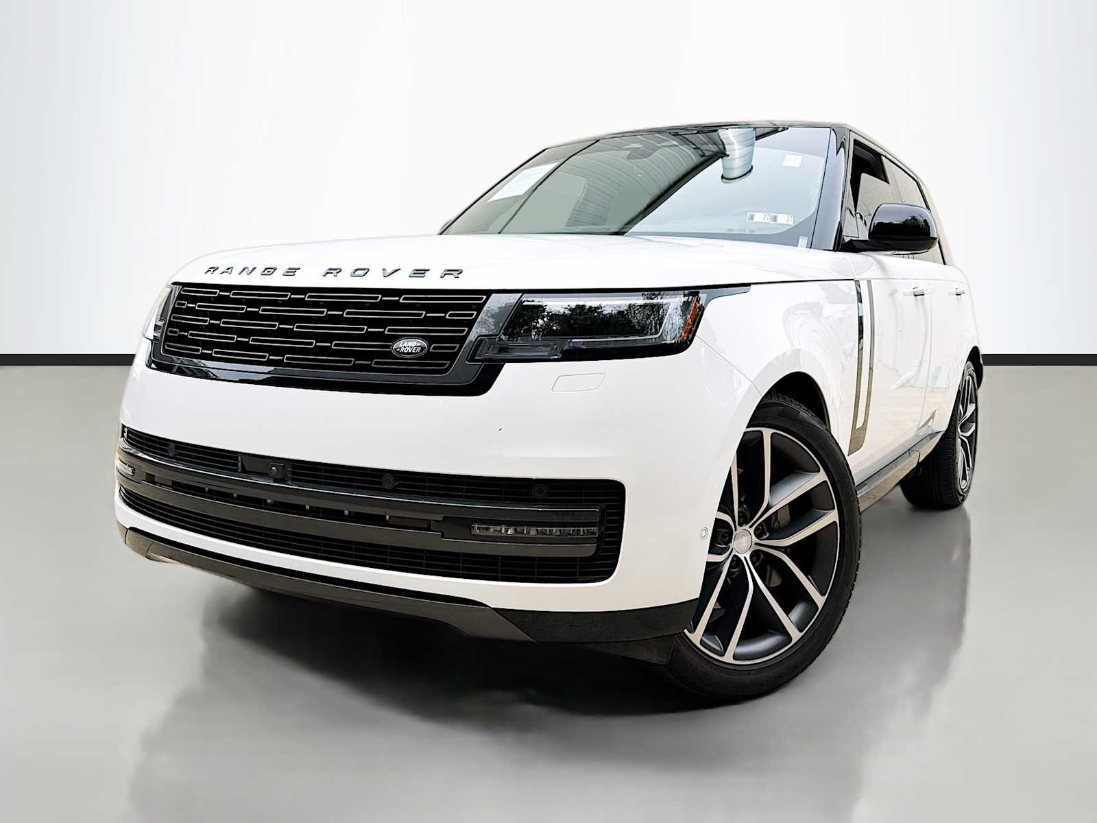 2025 Land Rover Range Rover 3.0 SE SWB's photo