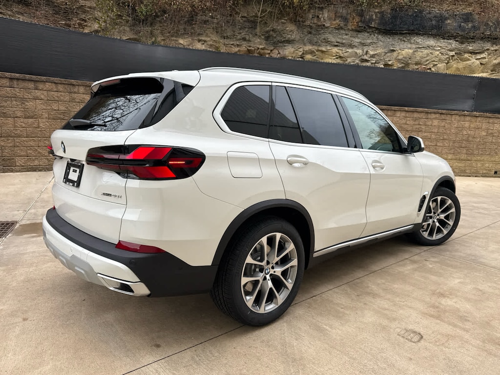 New 2026 BMW X5 xDrive40i SUV