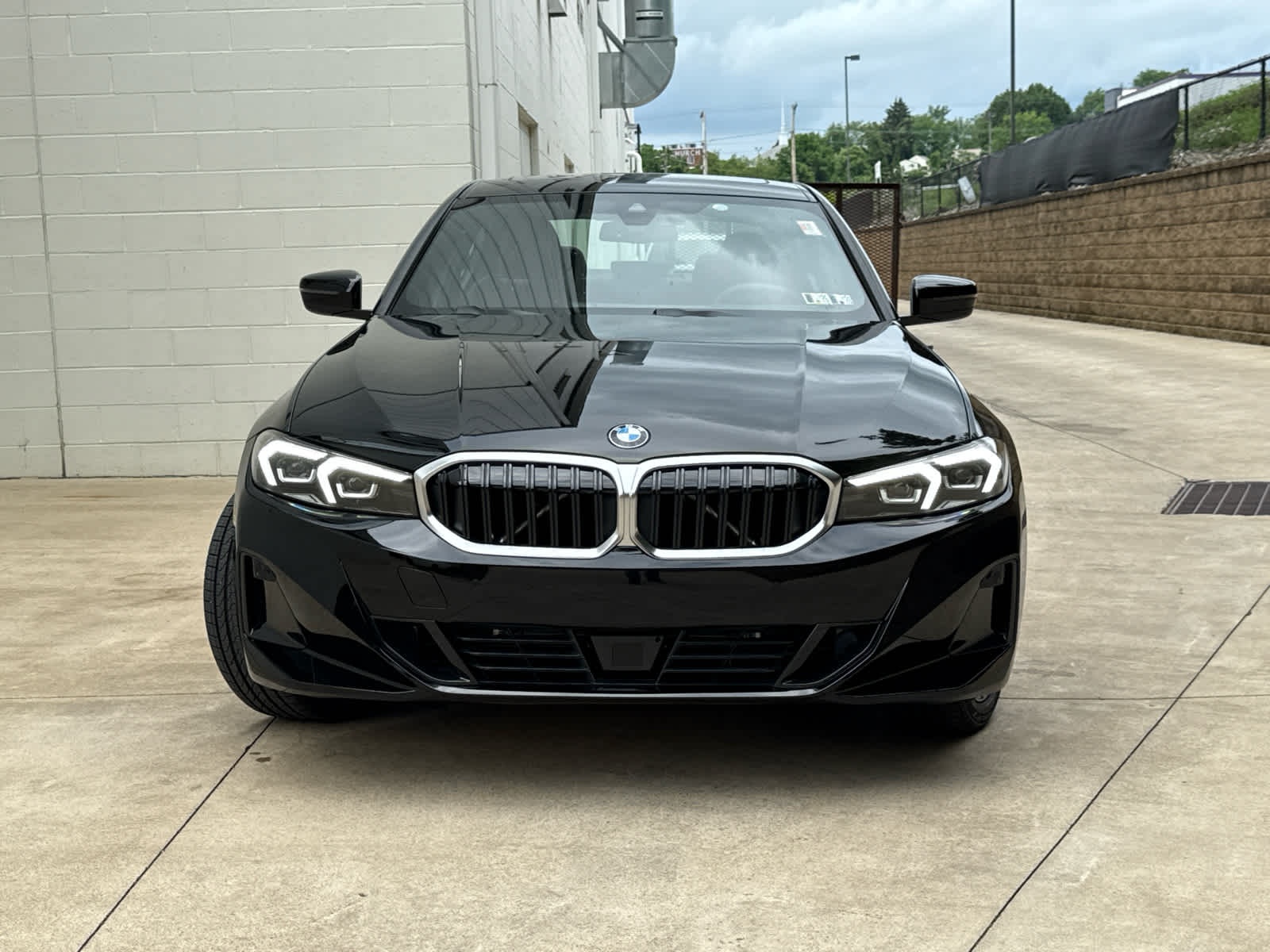 2025 Bmw 330i xDrive Sedan photo 2