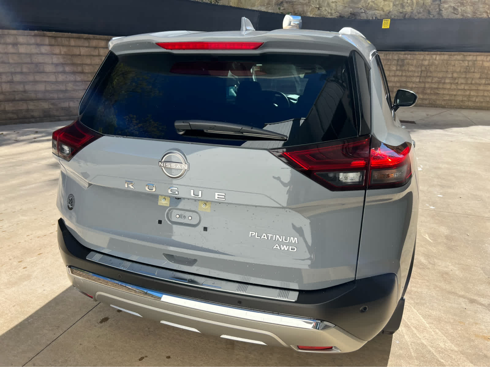 2023 Nissan Rogue Platinum photo 4