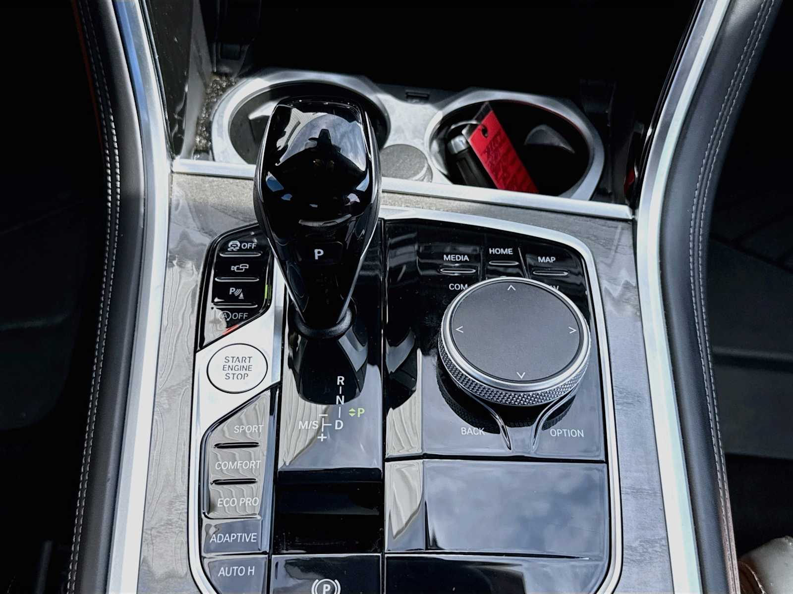 2025 BMW 8 Series 840i - Photo 10