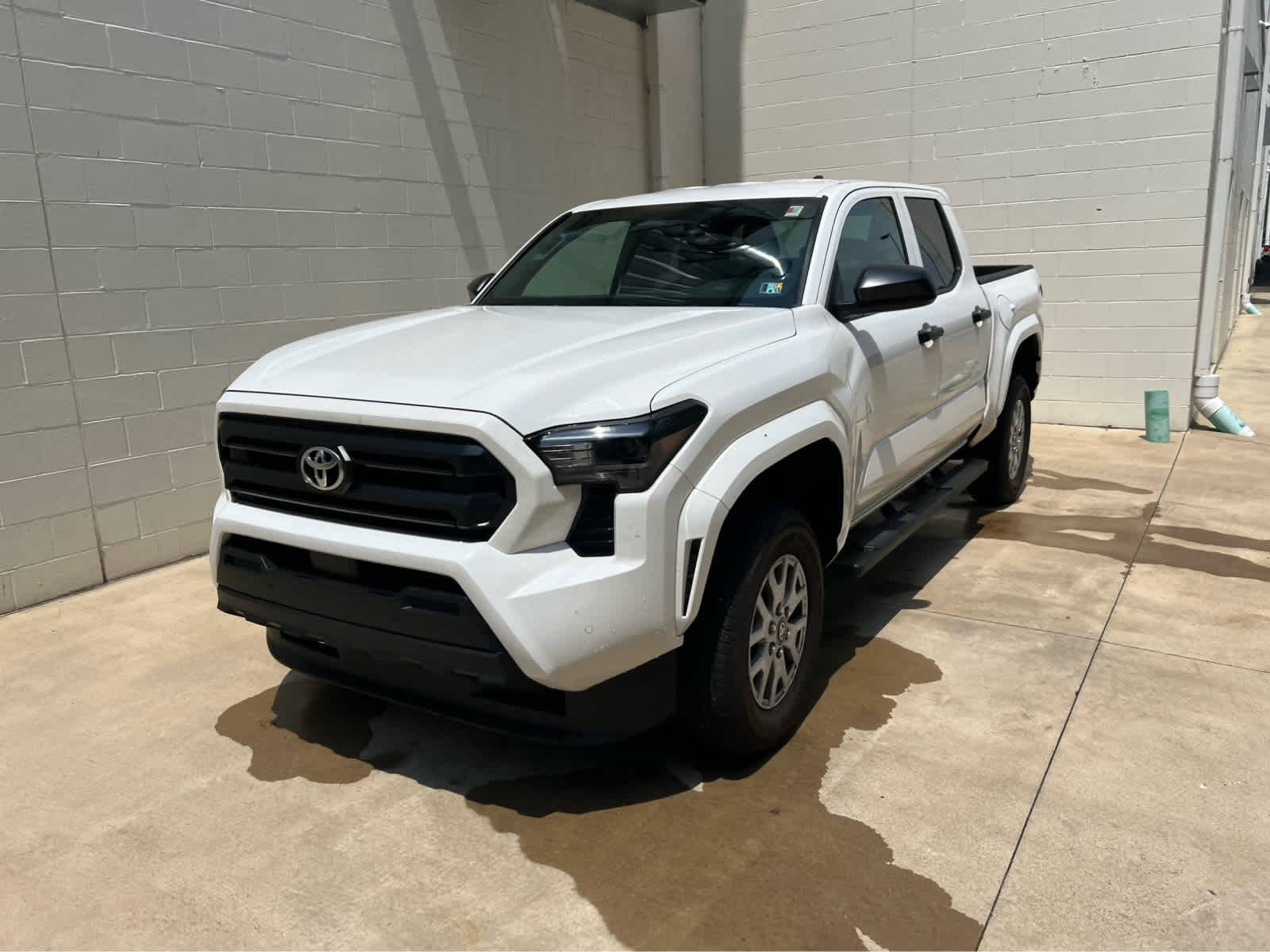 2025 Toyota Tacoma SR photo 4
