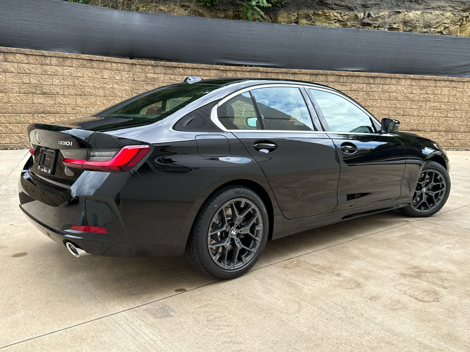 2025 Bmw 330i xDrive Sedan photo 3