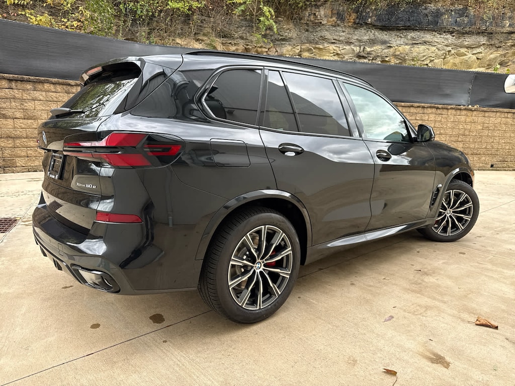 New 2026 BMW X5 PHEV xDrive50e SUV