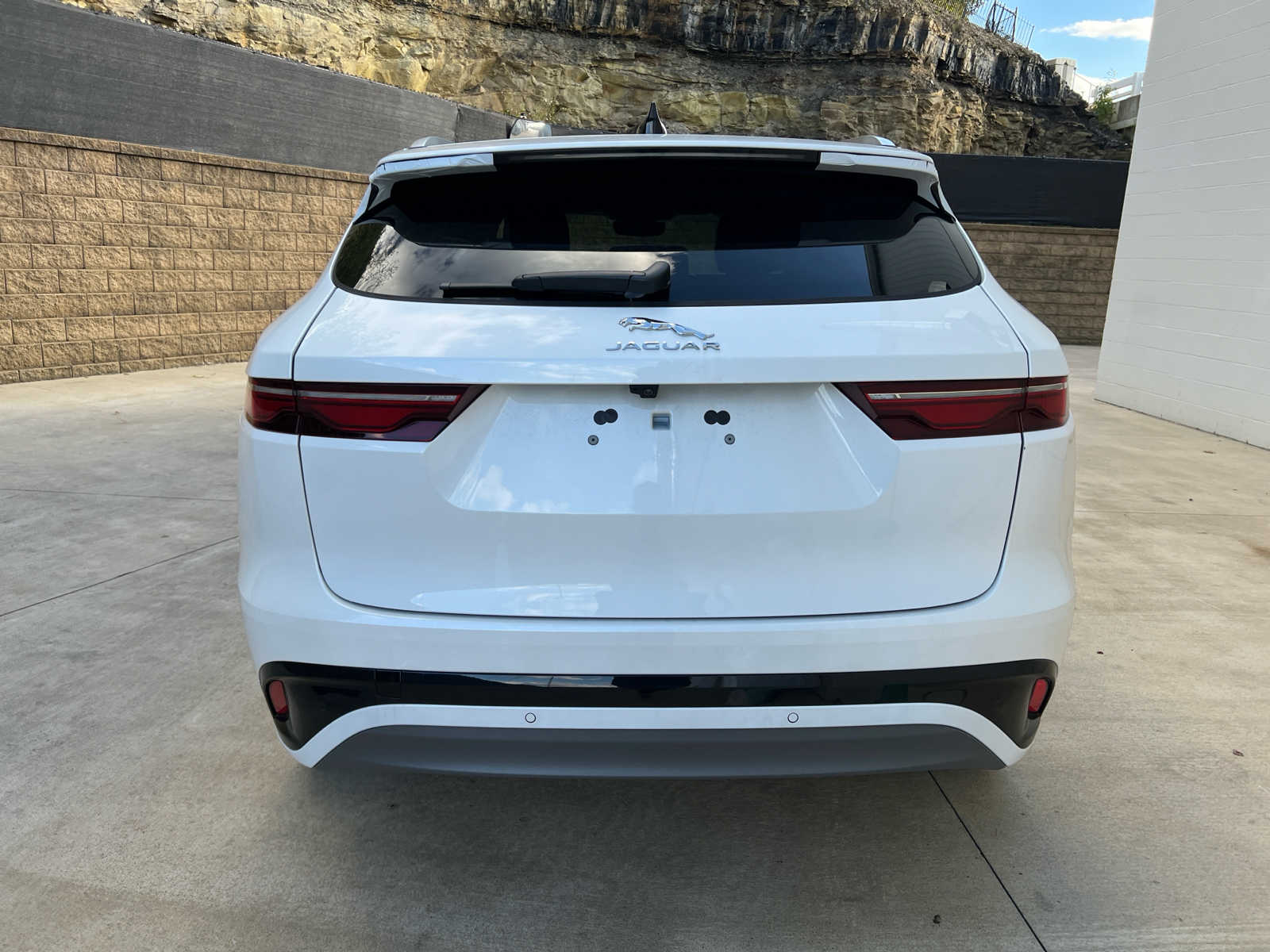 2025 Jaguar F-PACE P250 R-Dynamic S photo 3