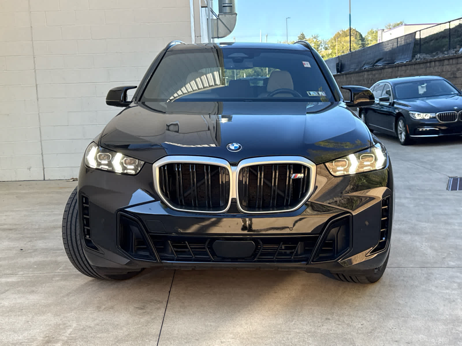 2025 Bmw X5 M60i photo 2