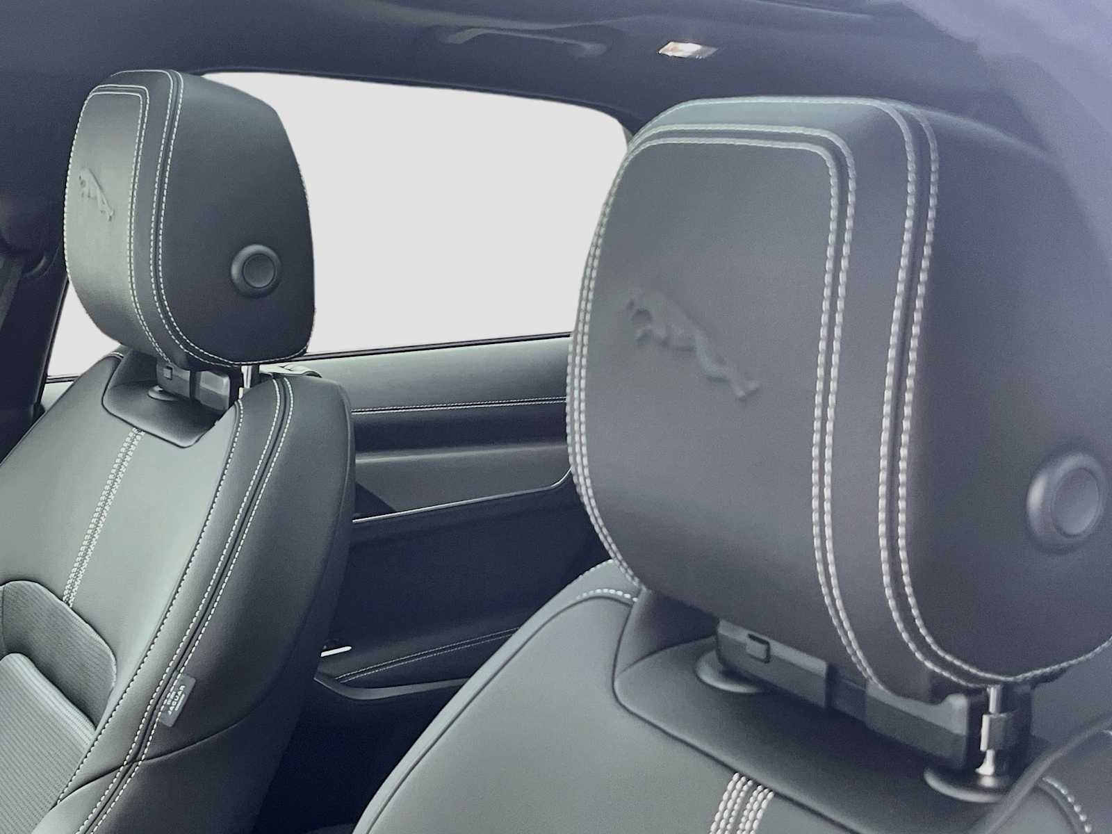 2026 Jaguar F-Pace R-Dynamic S - Photo 16