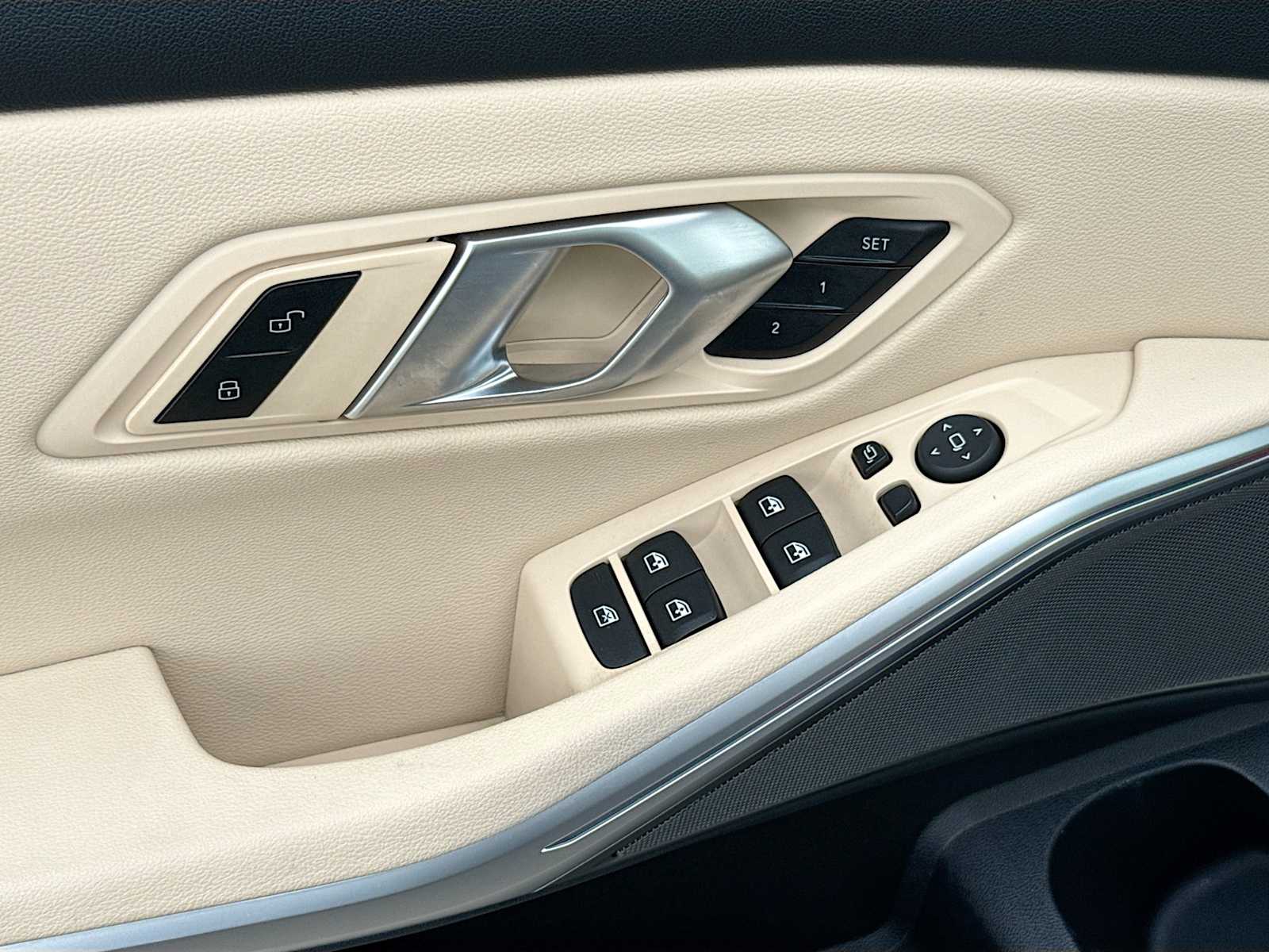 2025 BMW 3 Series 330i - Photo 13