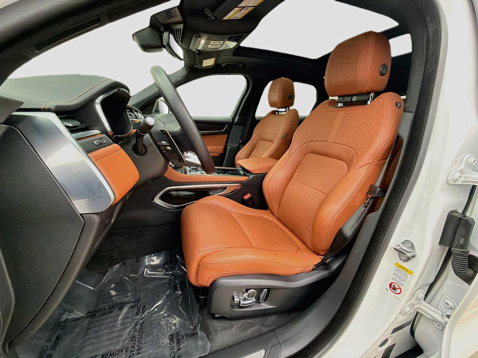 2025 Jaguar F-PACE R-Dynamic S - Photo 14