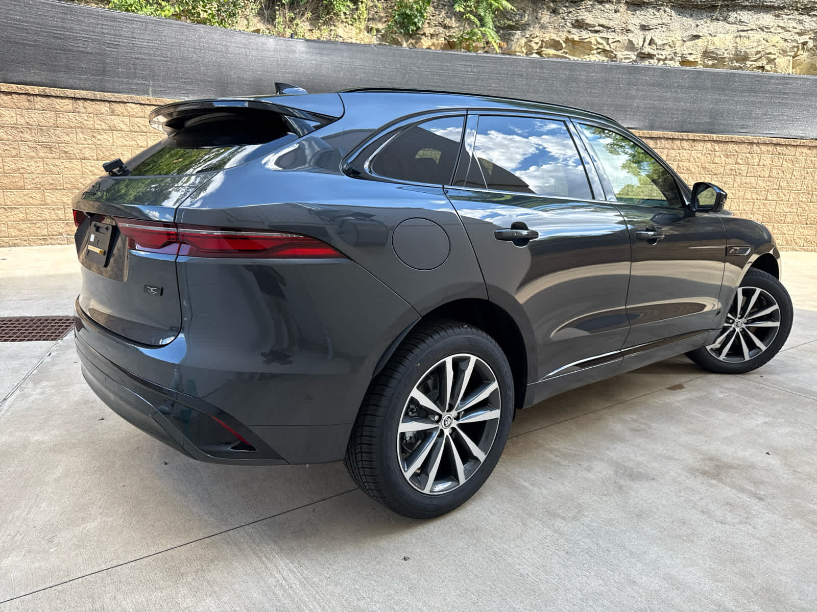 2026 Jaguar F-PACE P250 R-Dynamic S photo 4