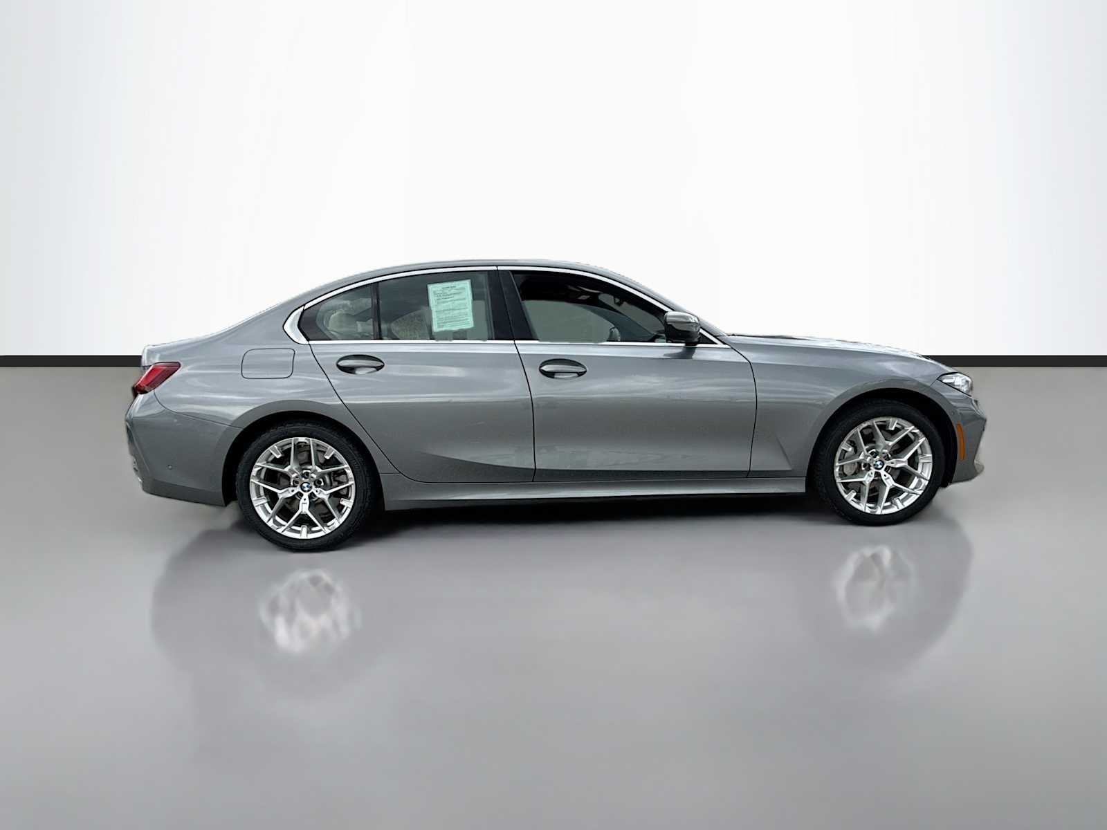 2025 BMW 3 Series 330i - Photo 7
