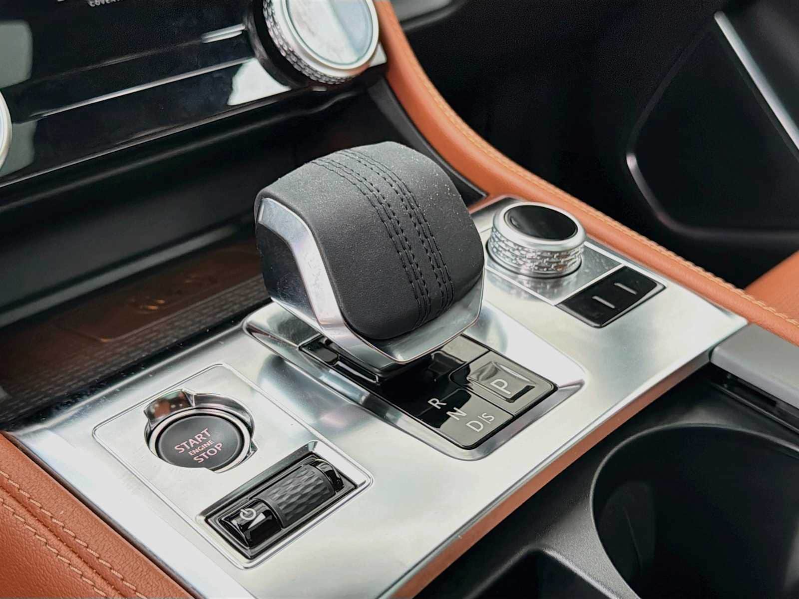 2025 Jaguar F-PACE R-Dynamic S - Photo 10