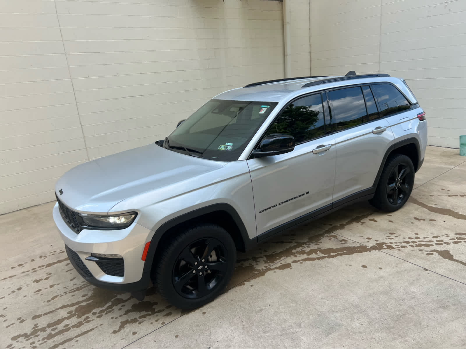 2023 Jeep Grand Cherokee Limited photo 4