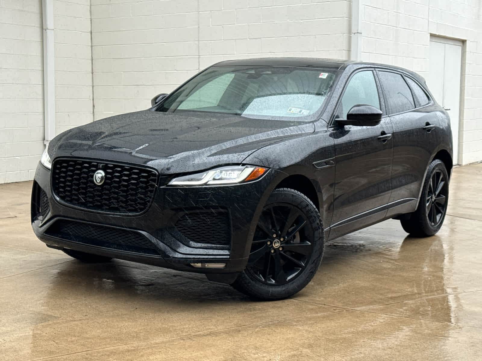 2026 Jaguar F-Pace R-Dynamic S's photo