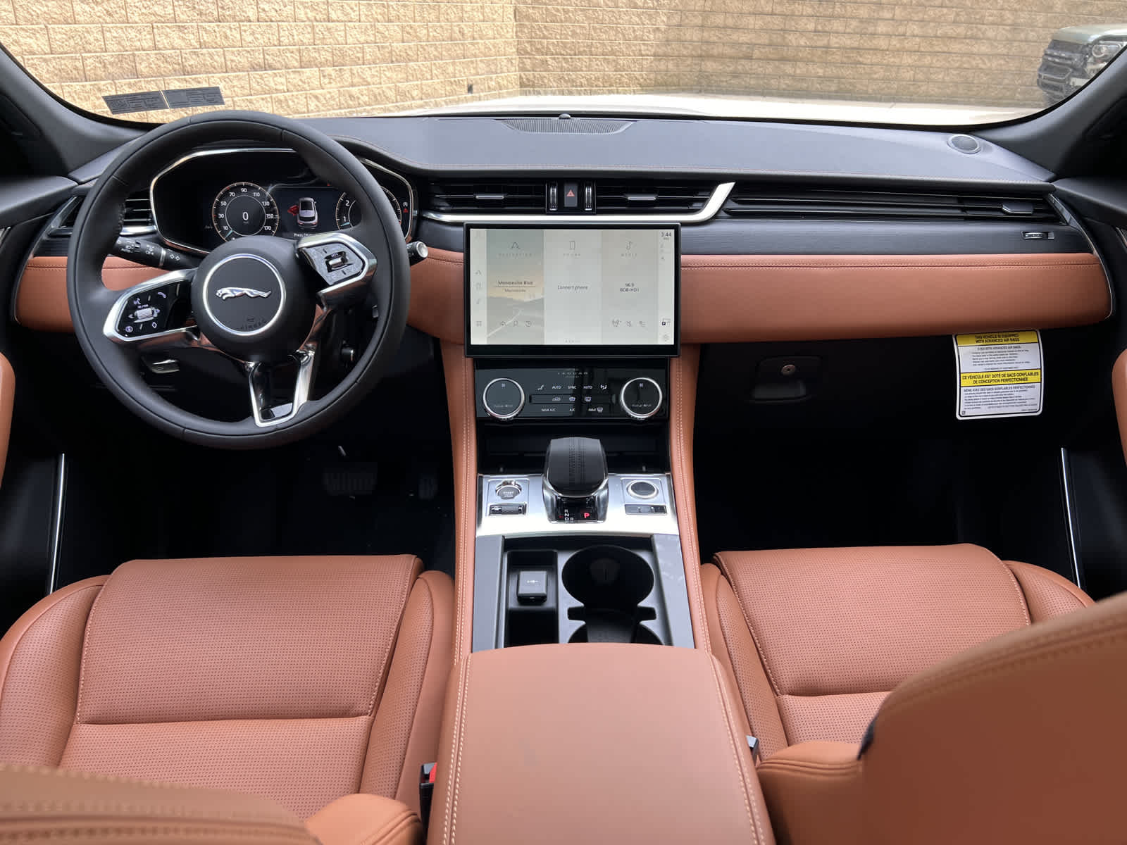2025 Jaguar F-PACE R-Dynamic S - Photo 7