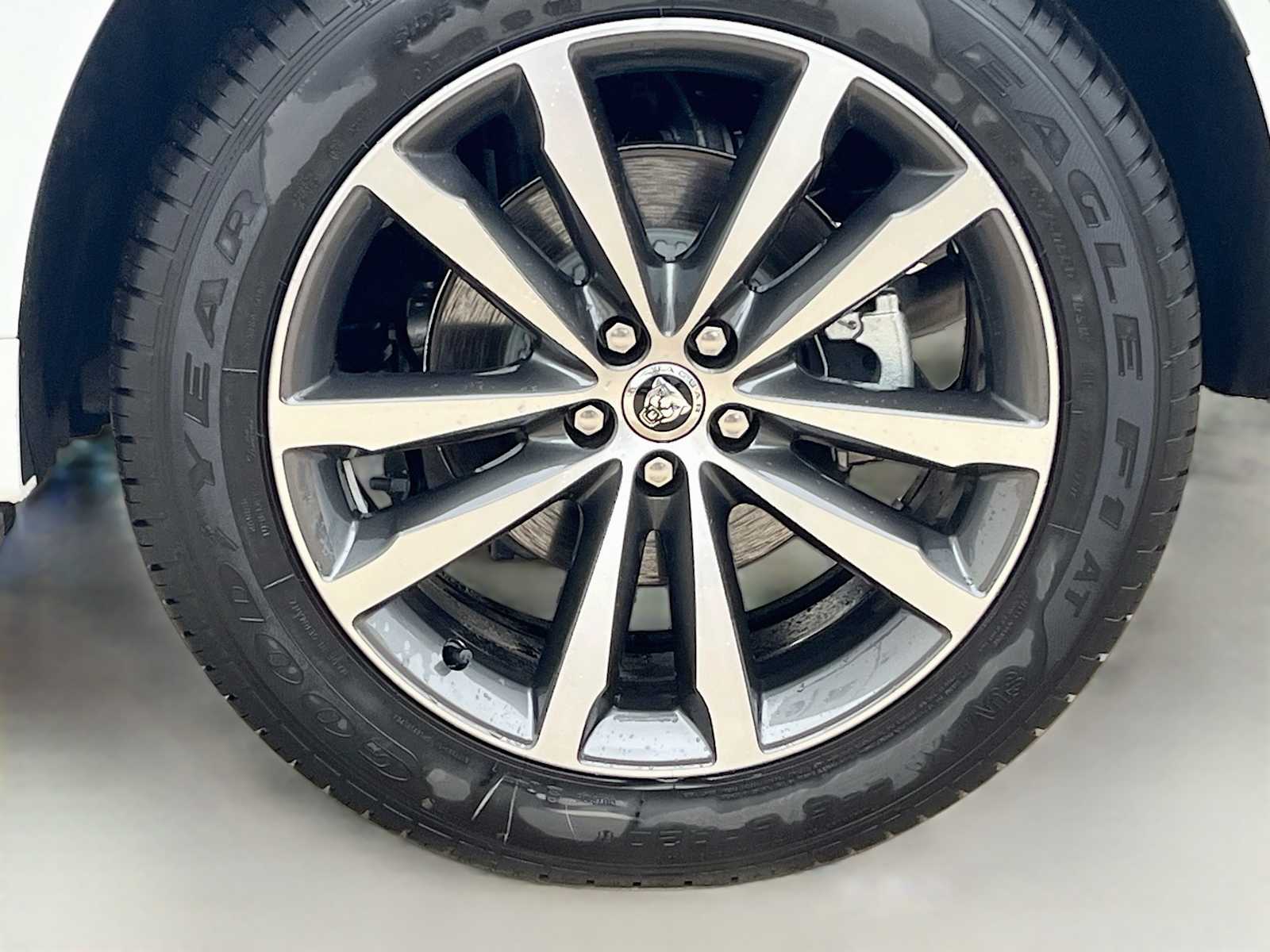 2026 Jaguar F-Pace R-Dynamic S - Photo 6