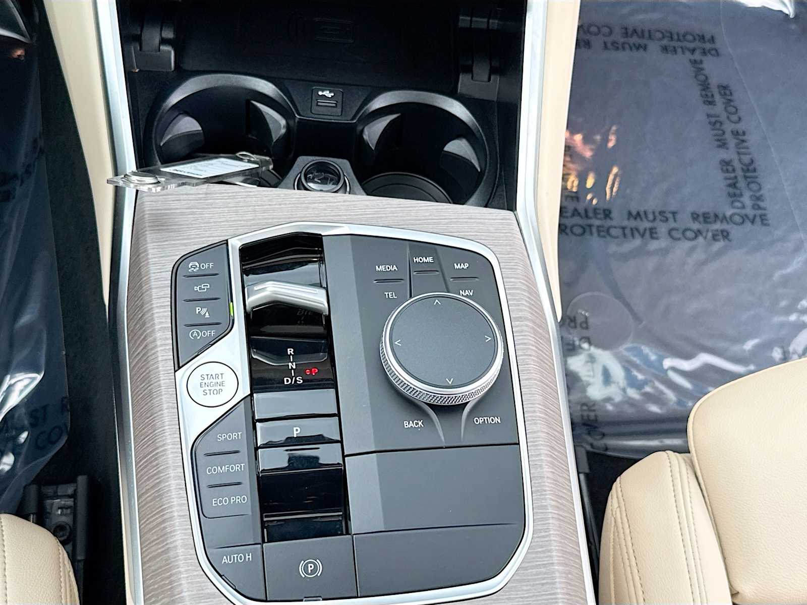 2025 BMW 3 Series 330i - Photo 10