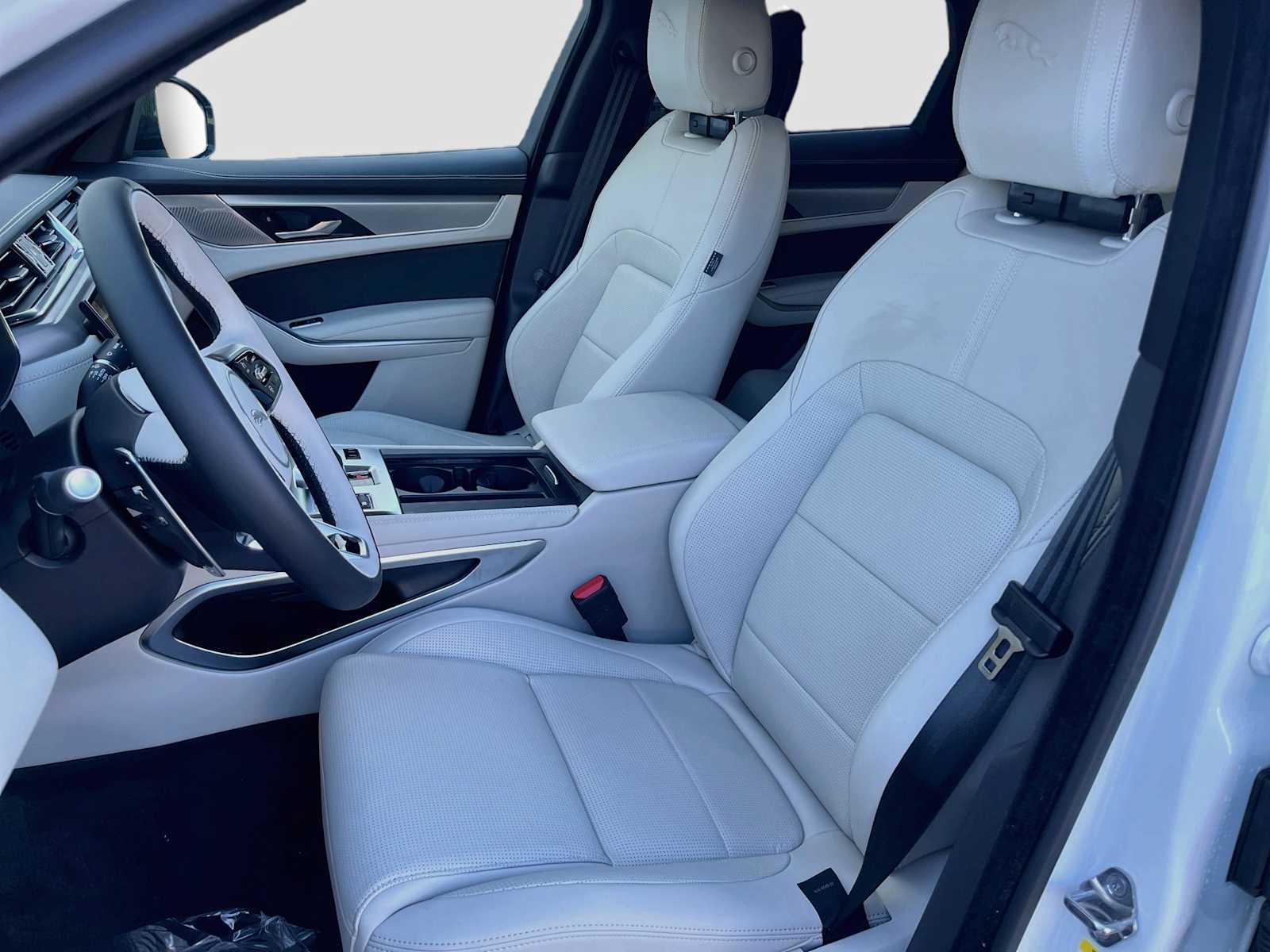 2026 Jaguar F-Pace R-Dynamic S - Photo 14