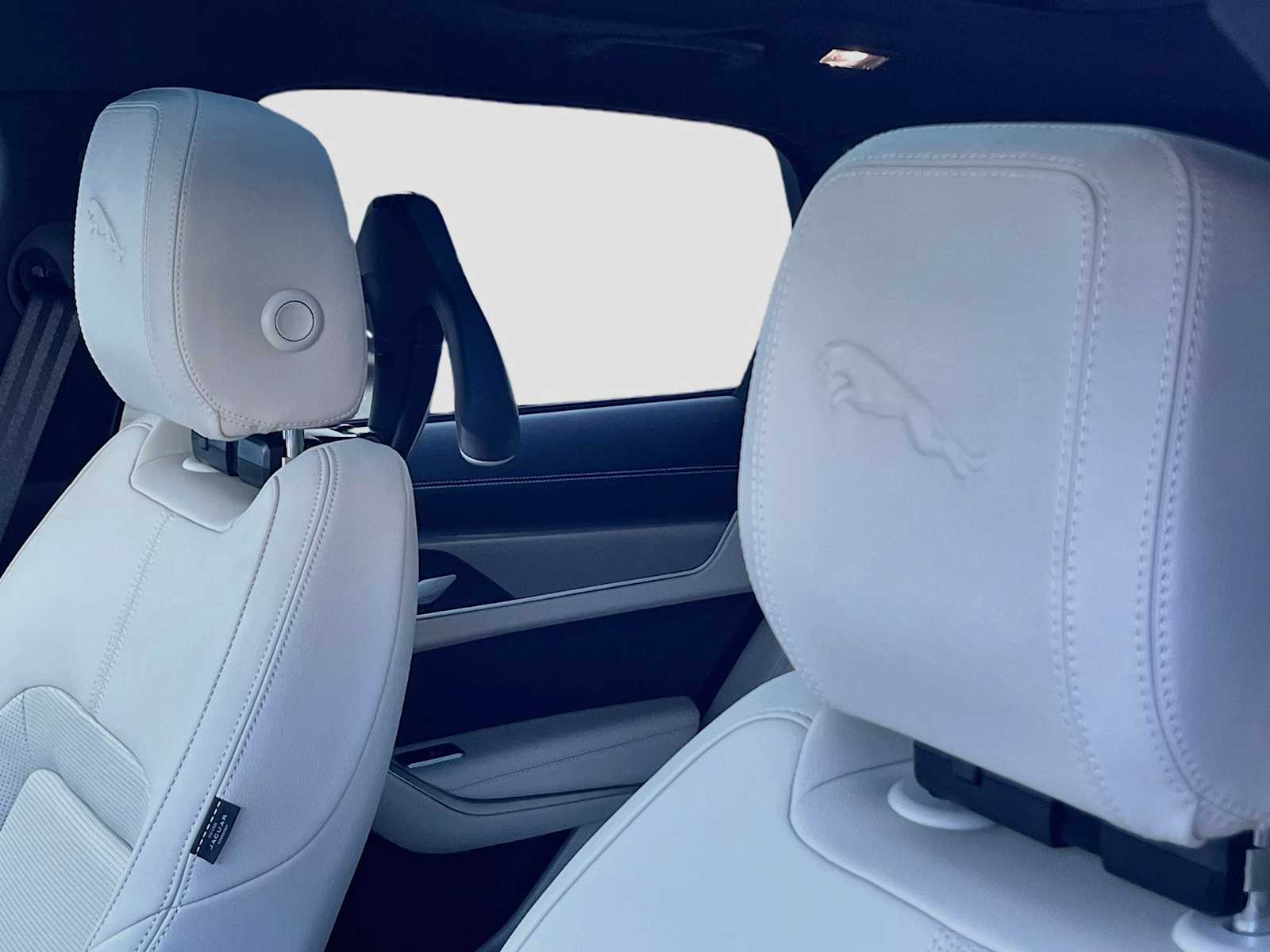 2026 Jaguar F-Pace R-Dynamic S - Photo 16