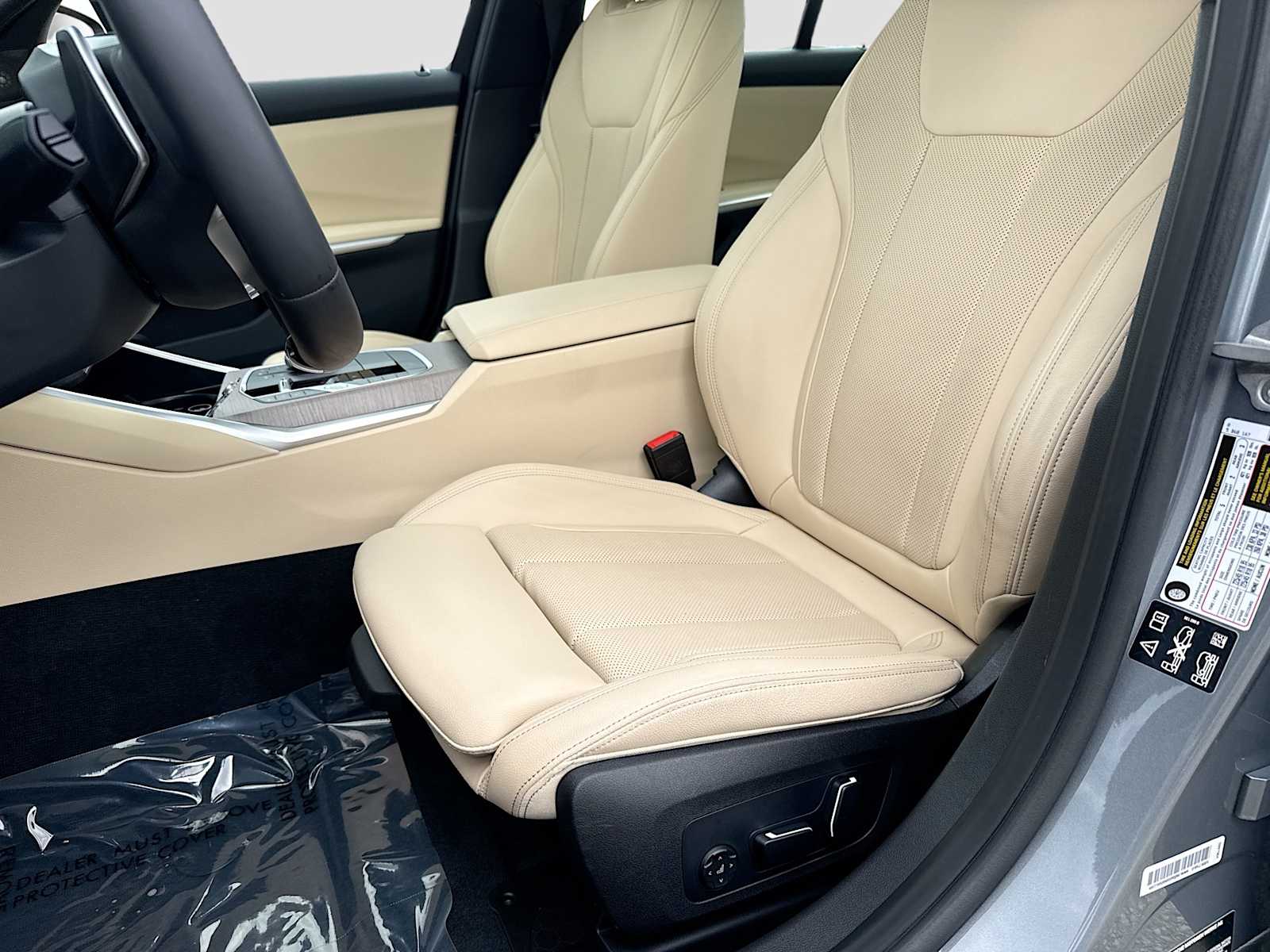 2025 BMW 3 Series 330i - Photo 14