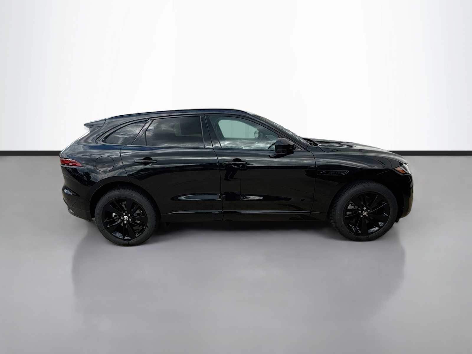 2026 Jaguar F-Pace R-Dynamic S - Photo 7