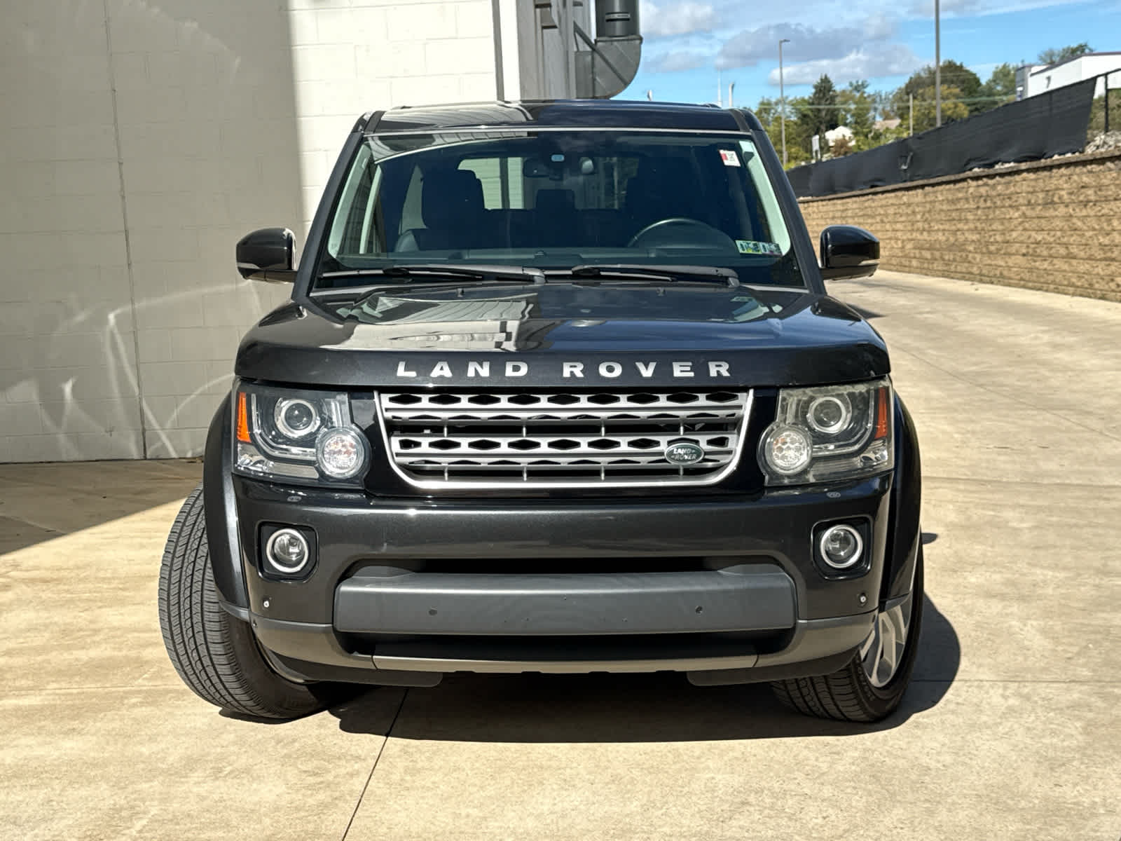 2015 Land Rover LR4 Base photo 2