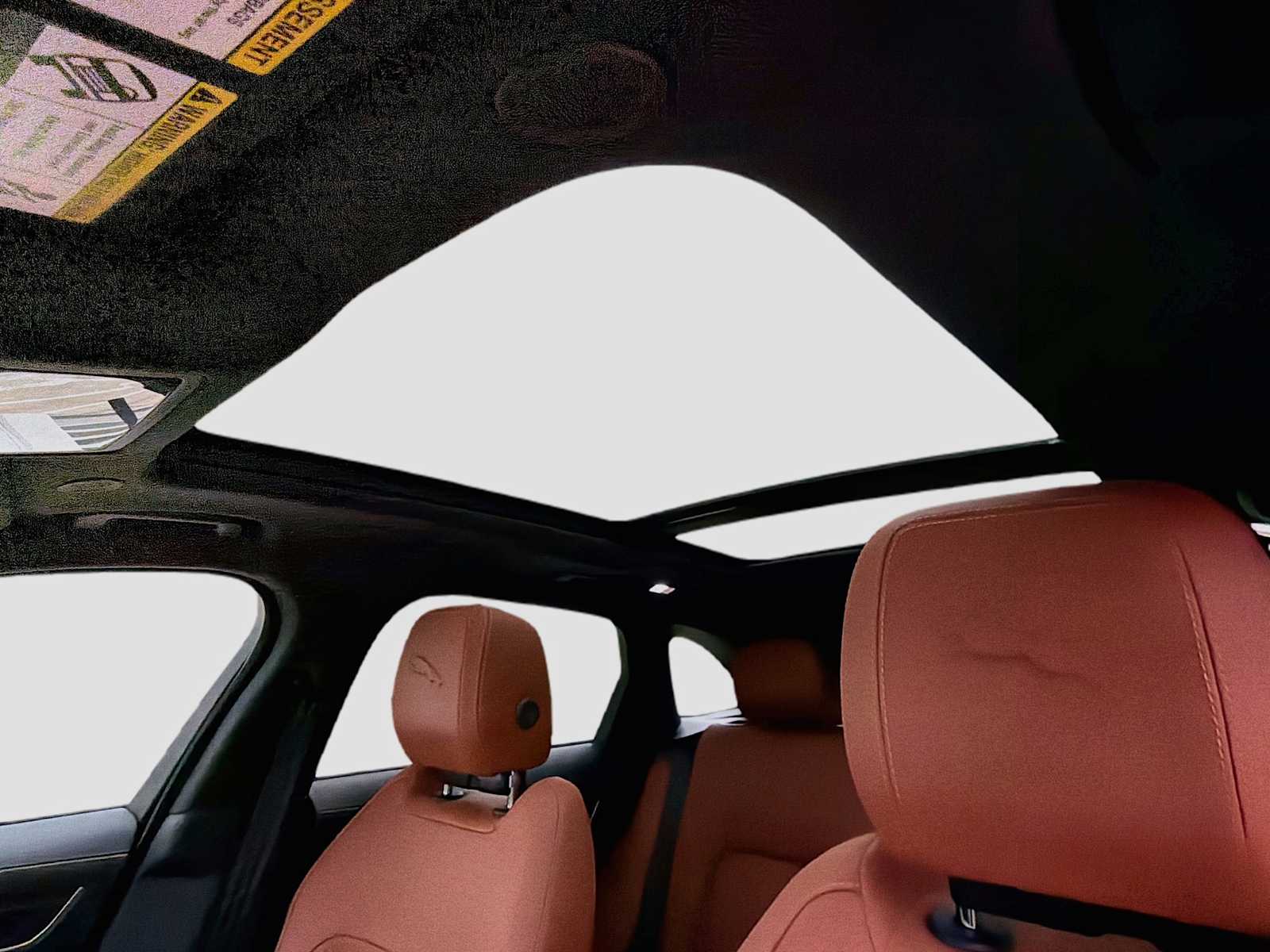 2025 Jaguar F-PACE R-Dynamic S - Photo 15