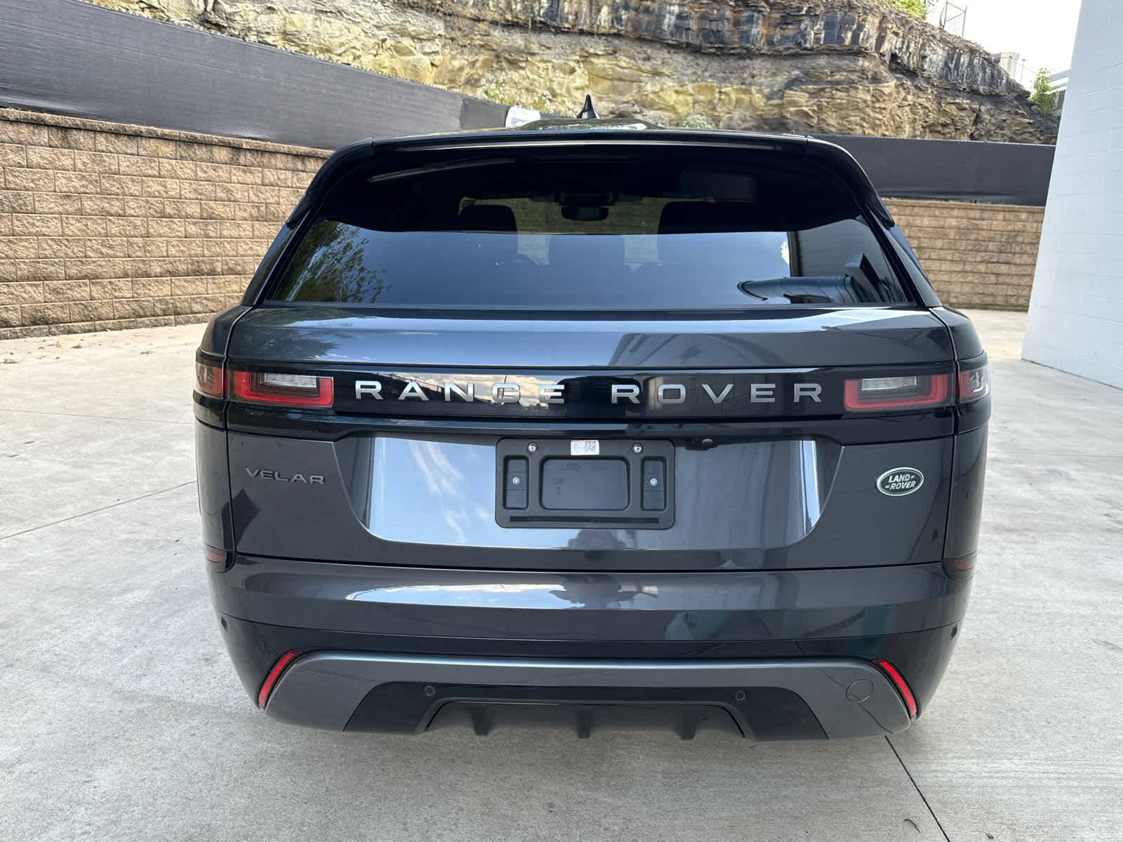 2023 Land Rover Range Rover Velar R-Dynamic S photo 2