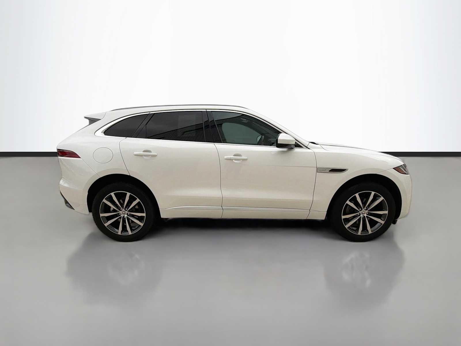 2025 Jaguar F-PACE R-Dynamic S - Photo 7