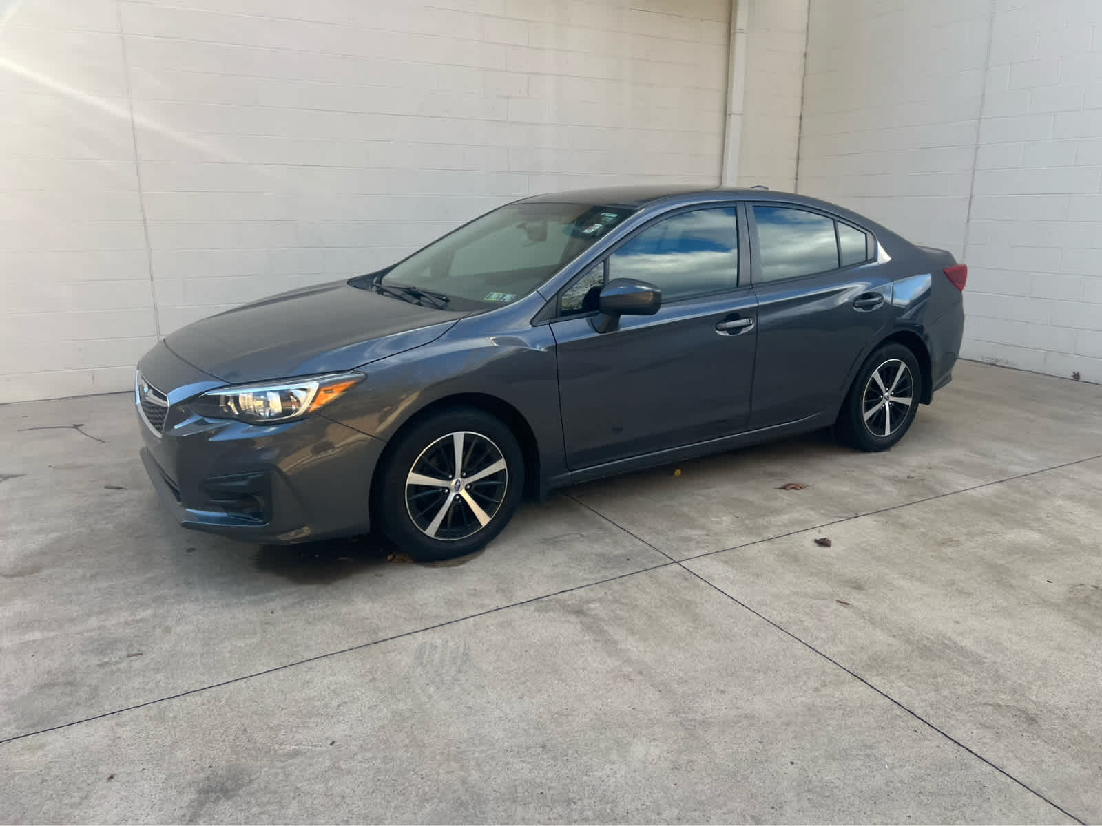2019 Subaru Impreza 2.0i Premium photo 2