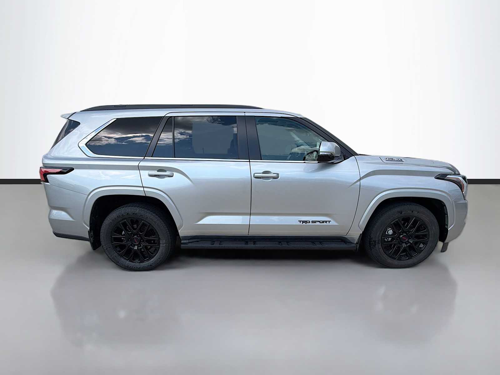 2024 Toyota Sequoia SR5 - Photo 7