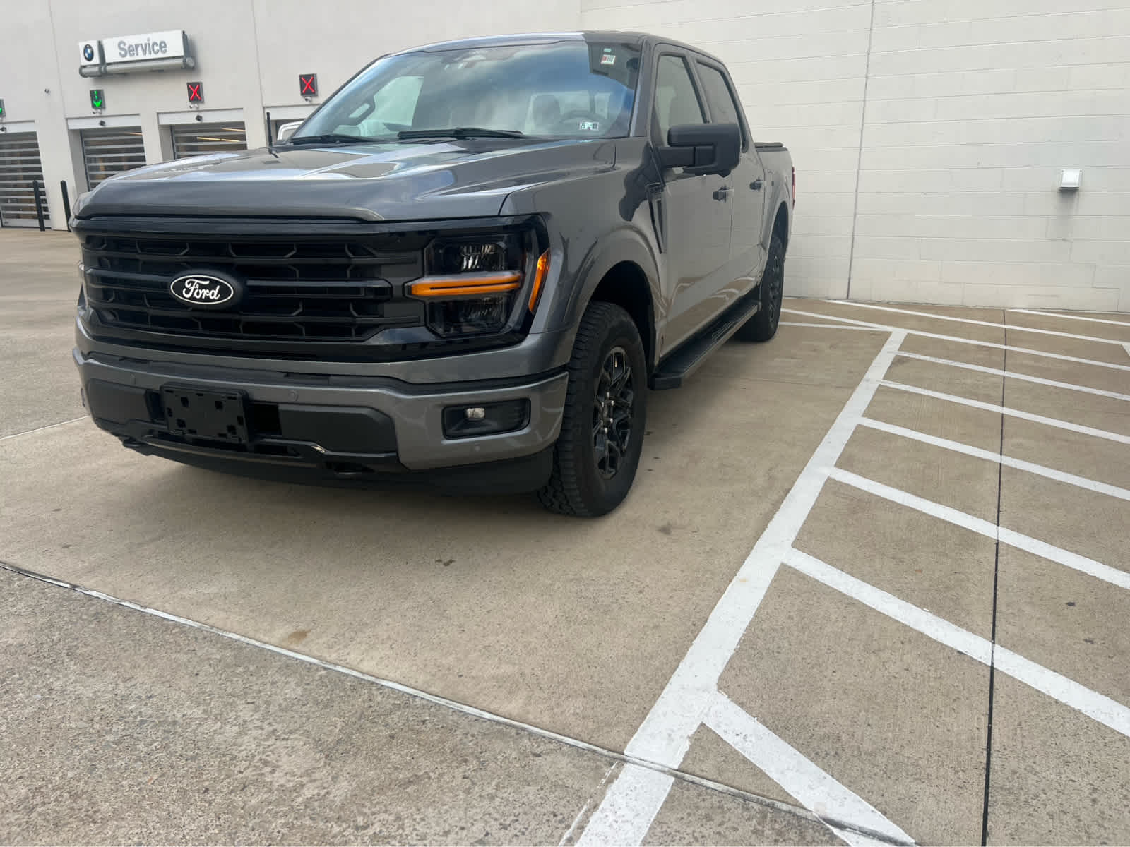 2024 Ford F-150 XLT photo 2