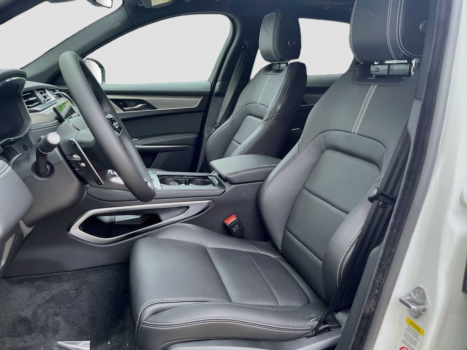 2026 Jaguar F-Pace R-Dynamic S - Photo 14