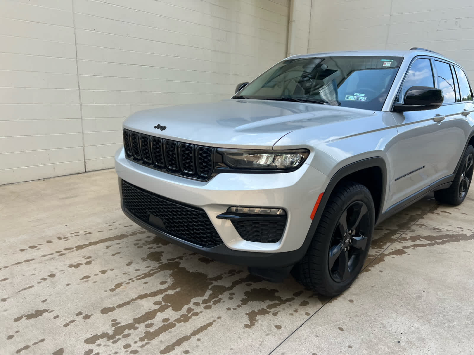 2023 Jeep Grand Cherokee Limited photo 3